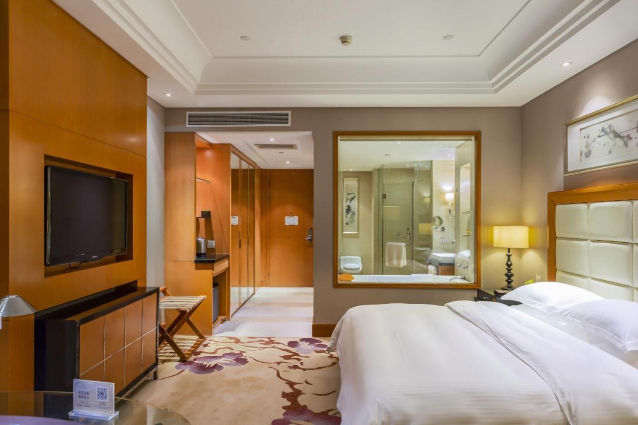 Wyndham Xinyang Downtown Hotel Exterior photo